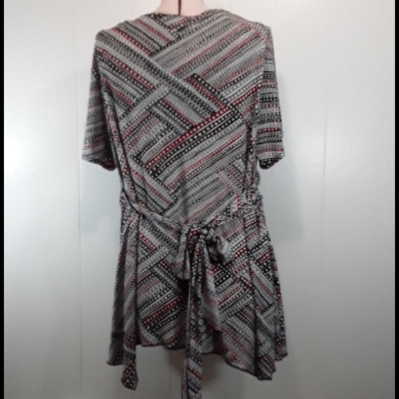 Lane Bryant polka dot crossover top size 26 / 28 - Picture 4 of 8